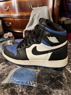 Air Jordan 1 Retro High OG GS 'Royal Toe'